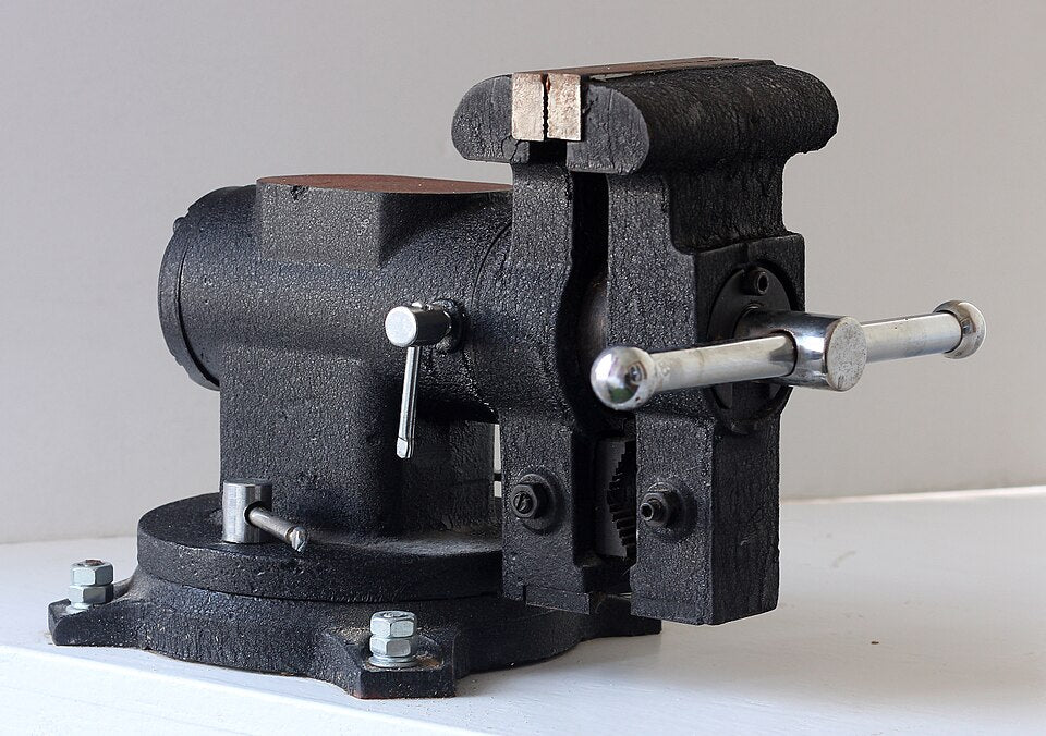 Cast-iron bench vise
